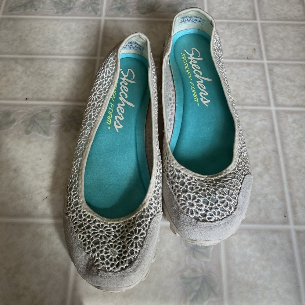 Skechers Womens 9.5 Air-Cooled Memory Foam Natural Lace Slip-On Flats 23413